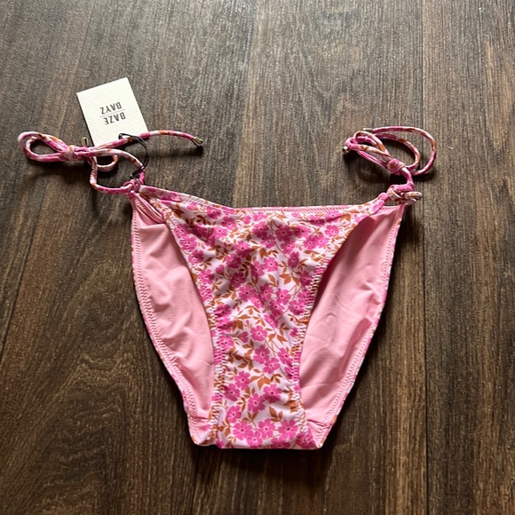 Blossom String Bottoms - Picture 2 of 5